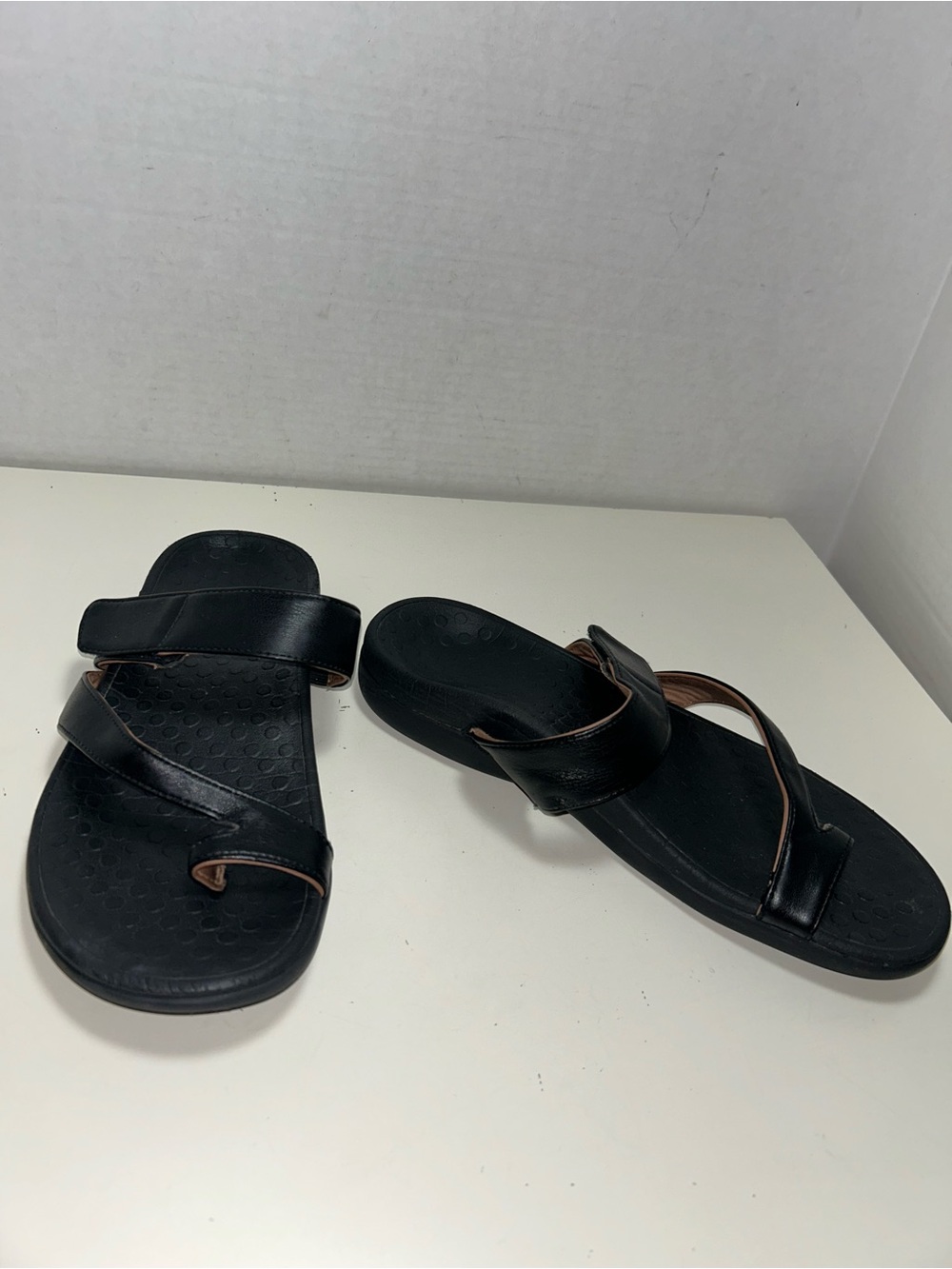 Vionic Morgan Black Faux Leather Toe Loop Comfort Orthotic Slide Sandal